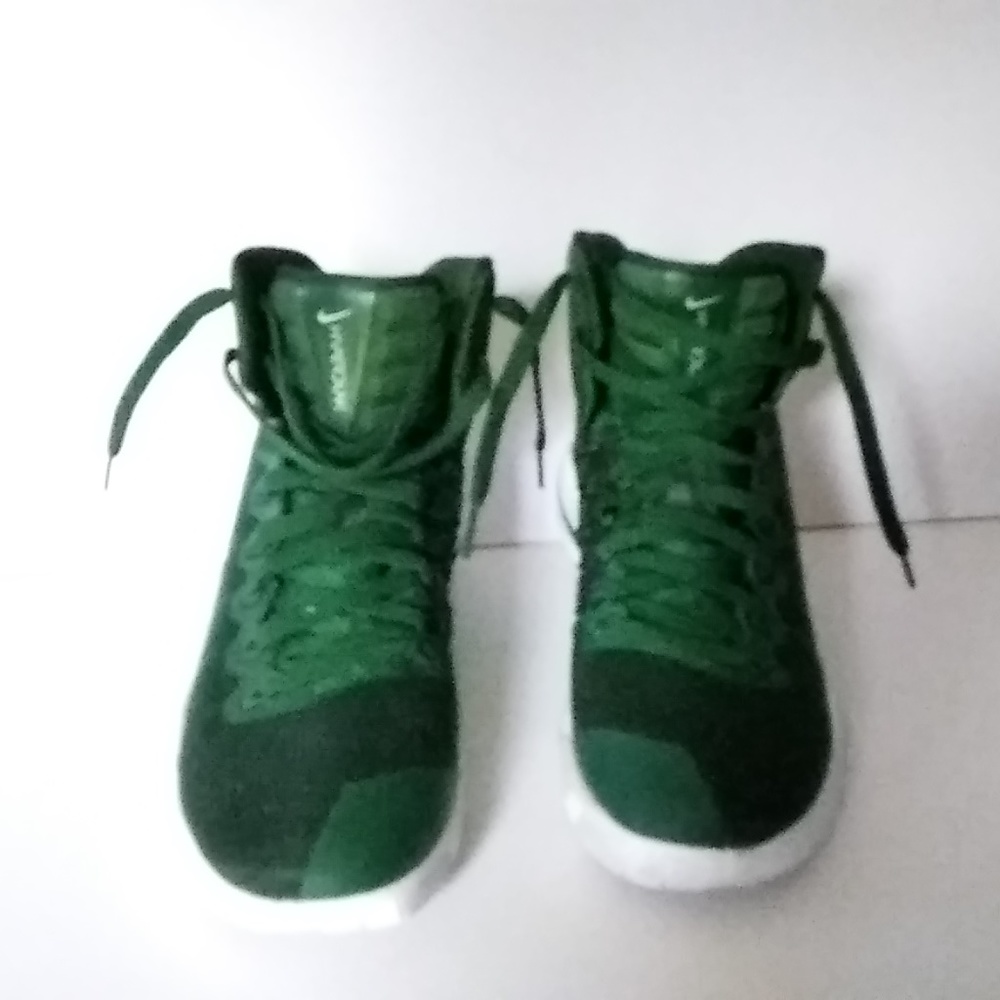 NIKE ZOOM SNEAKERS GREEN SIZE 8 BASKETBALL, PLAY